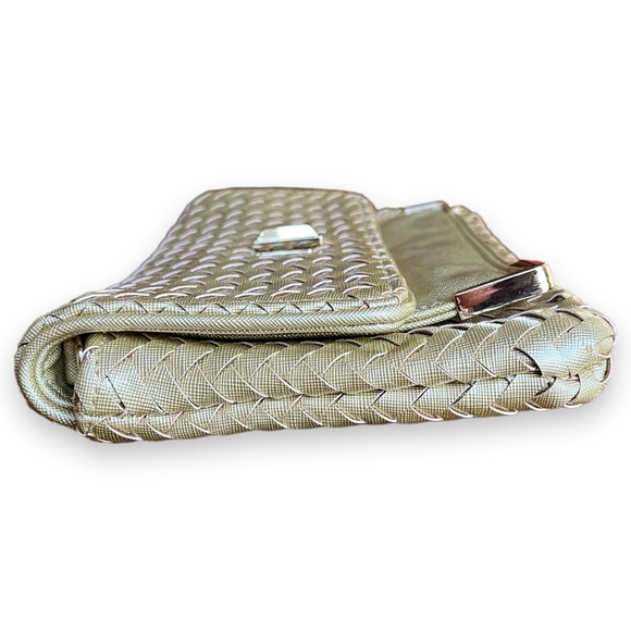 Deux Lux Convertible Crossbody Clutch Bag in Woven Metallic Gold Vegan Leather - Picture 10 of 15